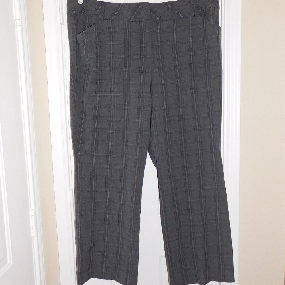 22 22W Roz and Ali Gray Plaid Dress Pants NWOT